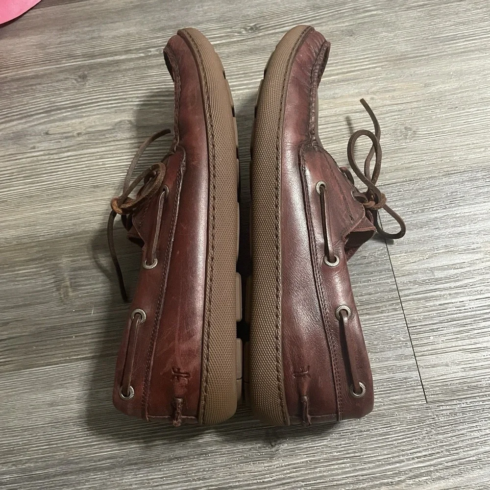FRYE Men's Sz 11D Mayer Leather Boat Shoe in Bordeux Red 2-Eye Preppy